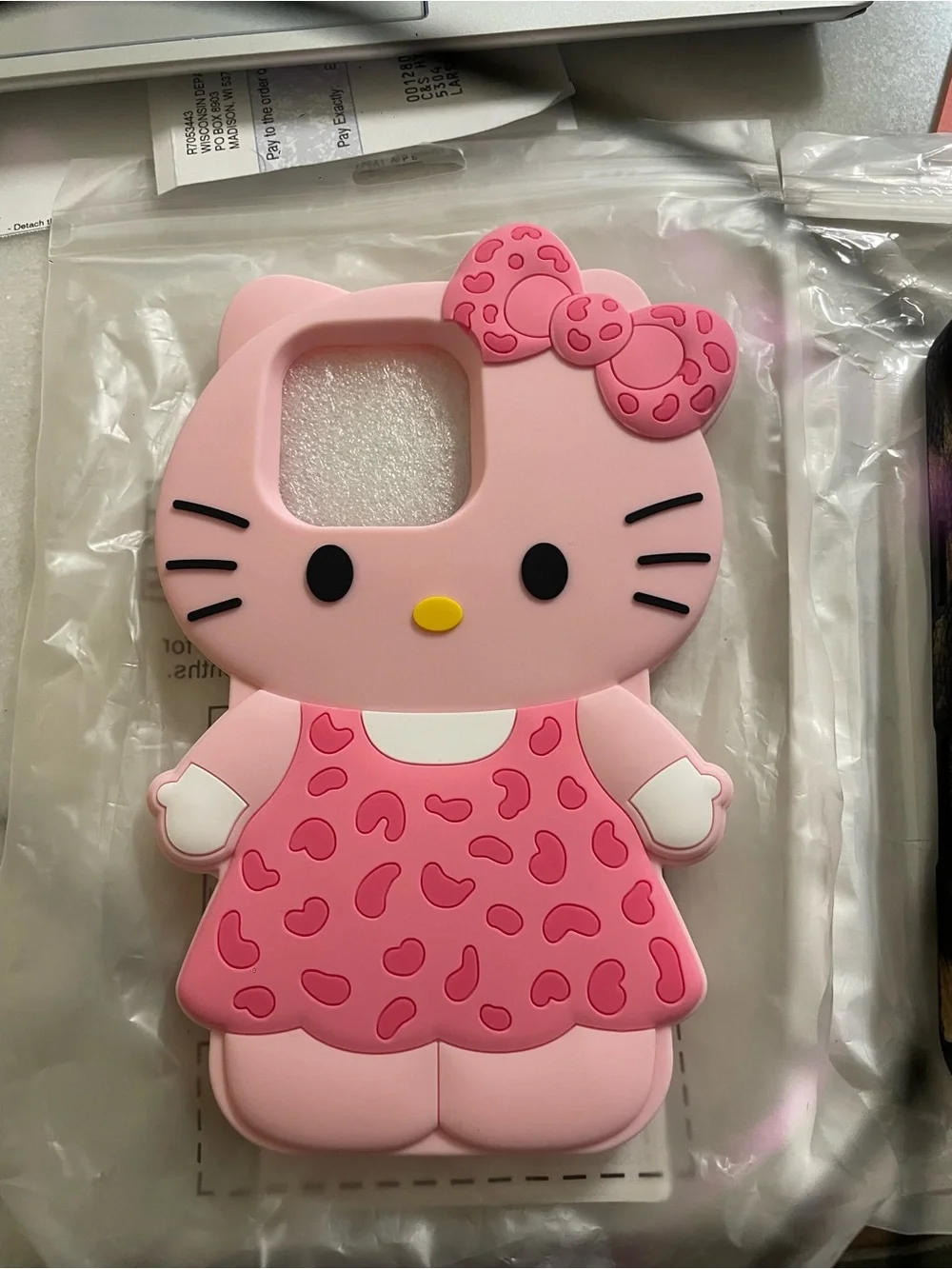 Hello kitty silicone case 16 pro new in bag